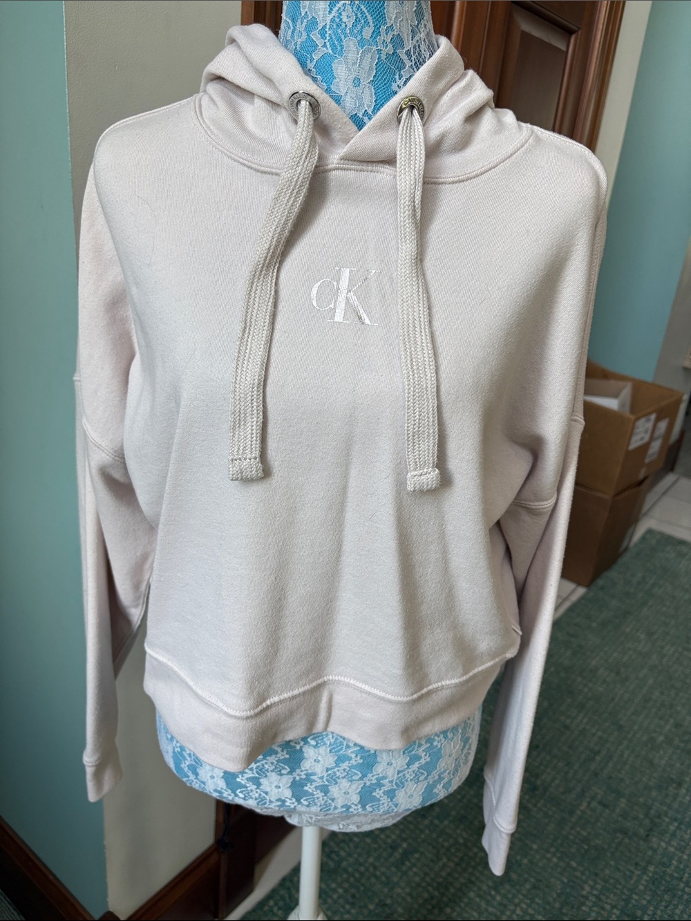 Calvin Klein Hoodie Cream Cropped Women's long sleeves size XS-M